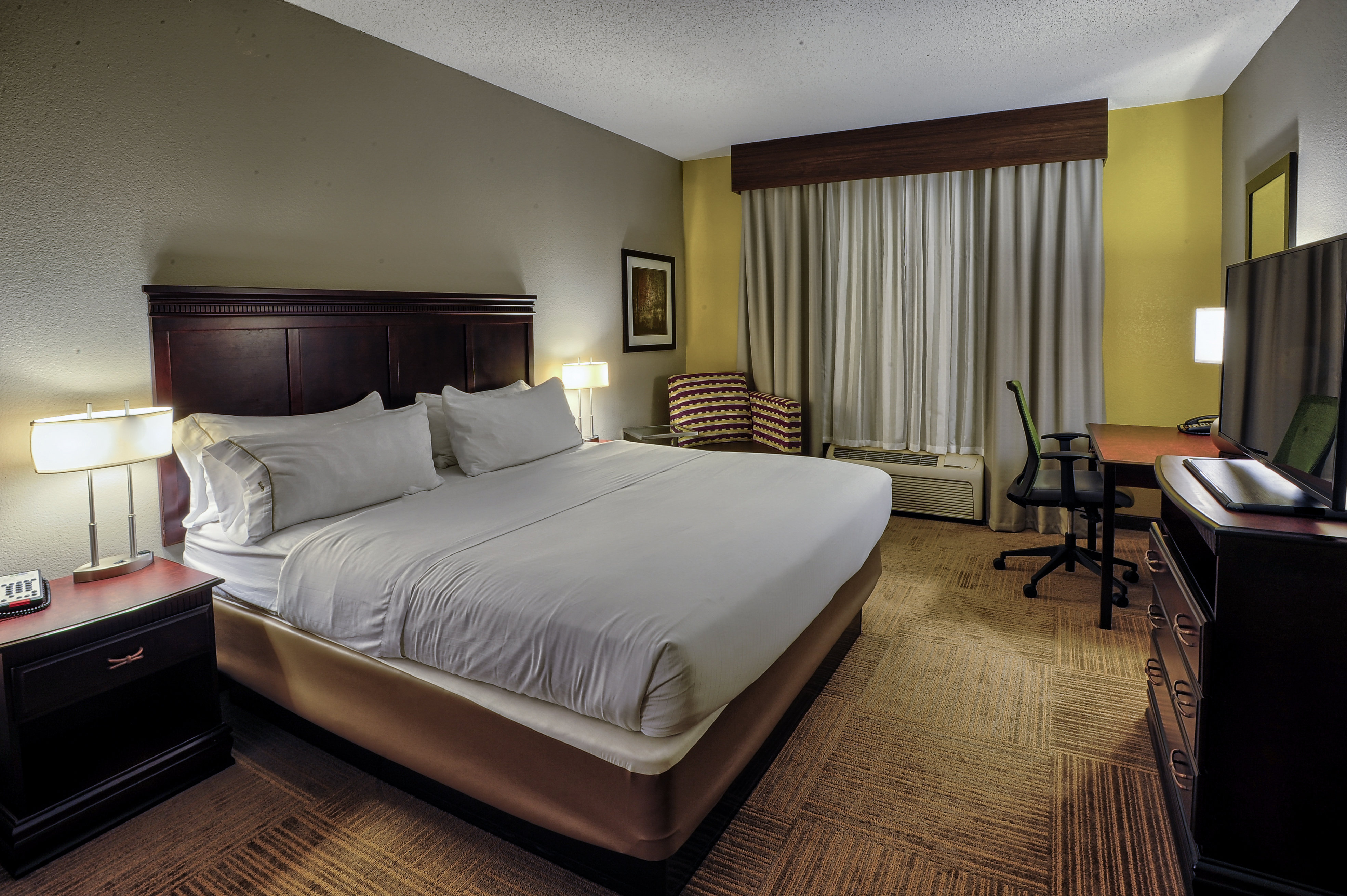 Holiday Inn Express Hotel Suites Pell City 24/71