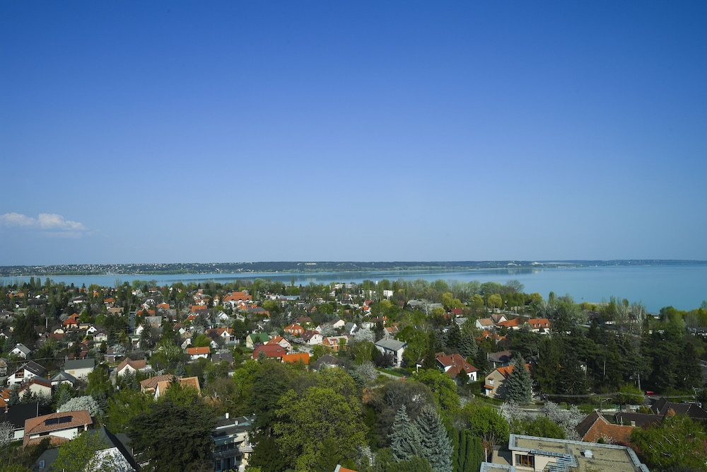 Hunguest Hotel Bal Resort 70/76