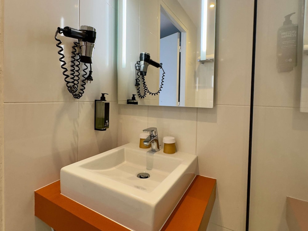 Ibis Styles Bordeaux Saint Medard 27/50