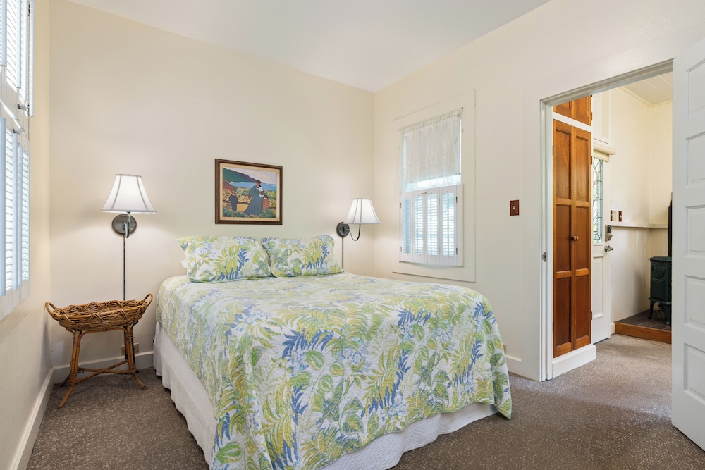 1 BEDROOM, DELUXE, COTTAGE