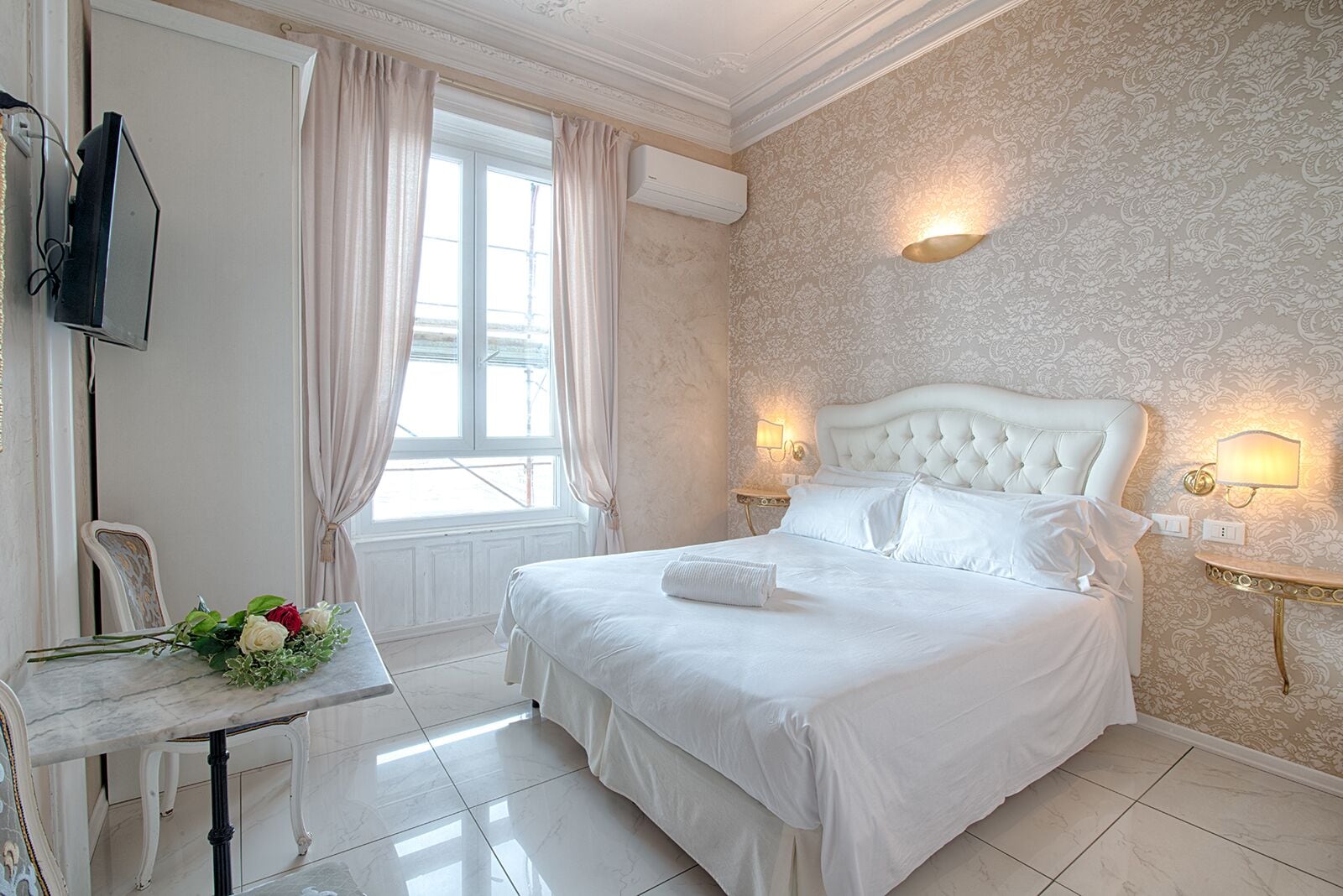 STANDARD, SEA VIEW
