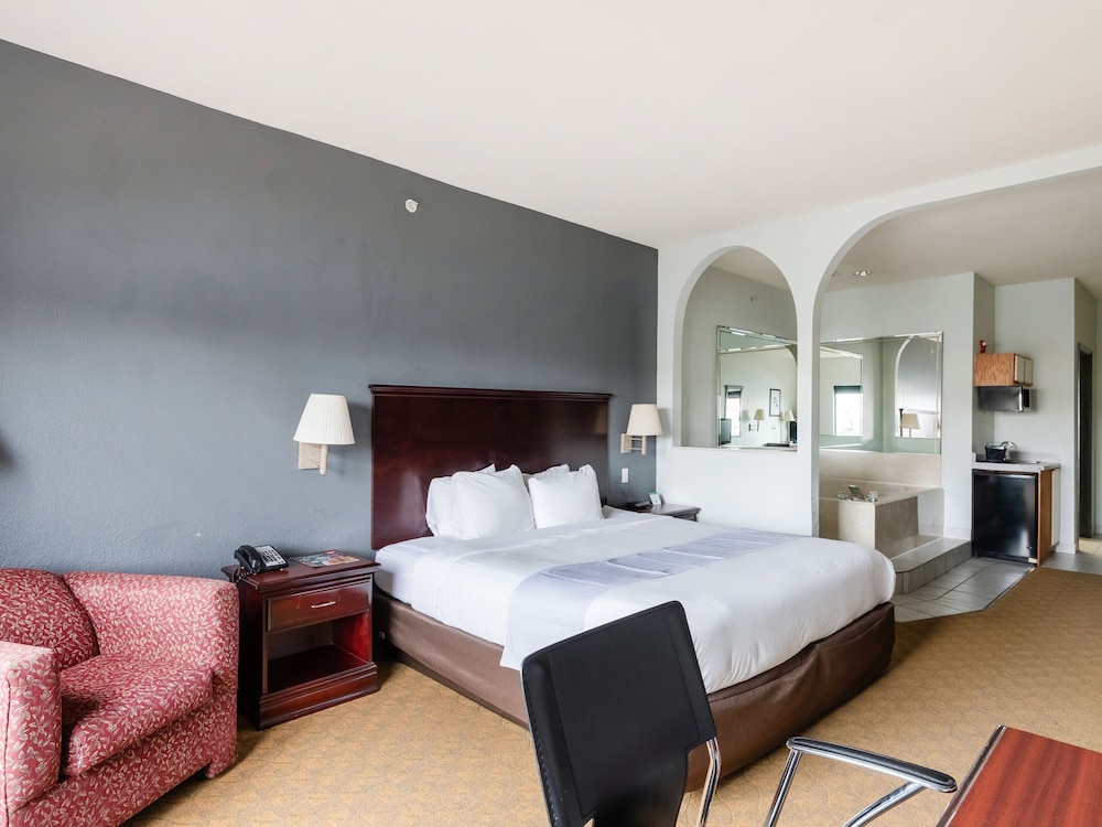 Baymont by Wyndham Houston Brookhollow 42/80