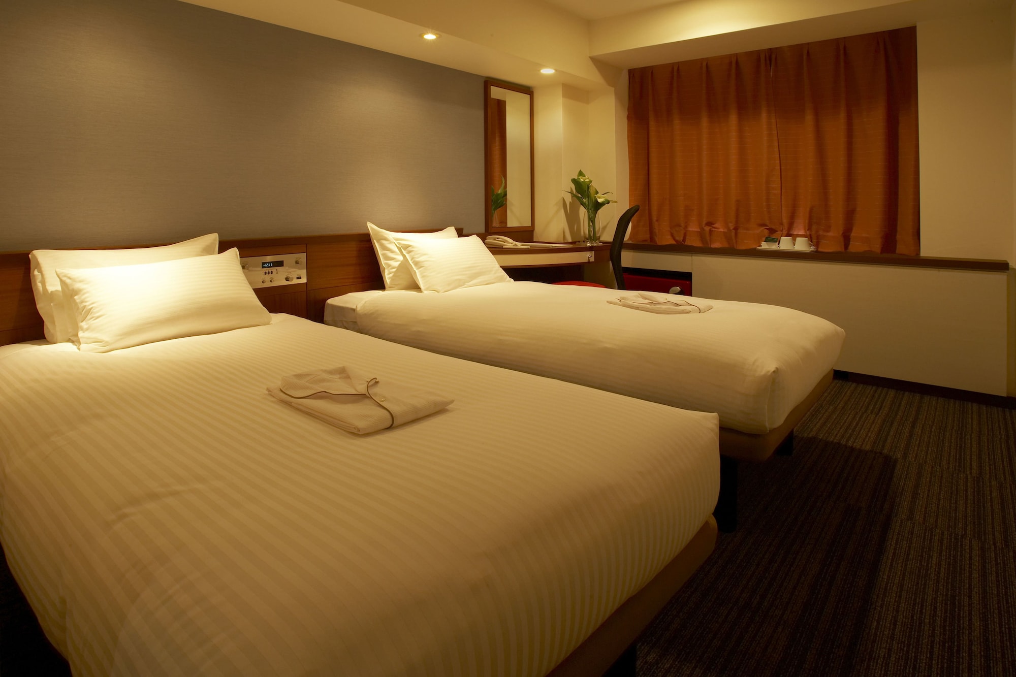 STANDARD, TWIN BEDS