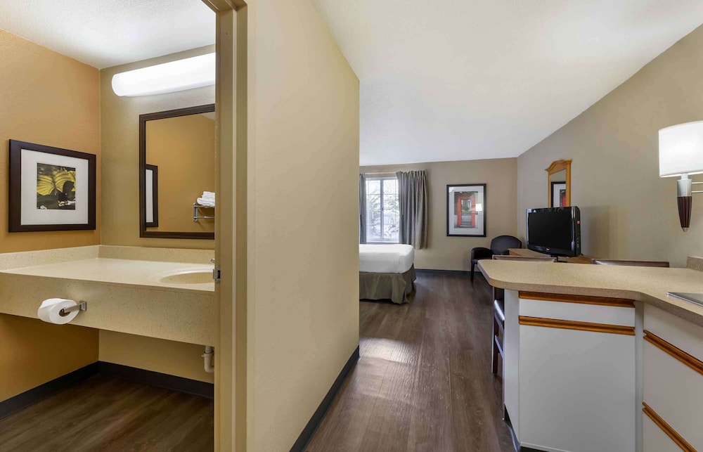 Extended Stay America - Cleveland - Airport - North Olmsted 60/62