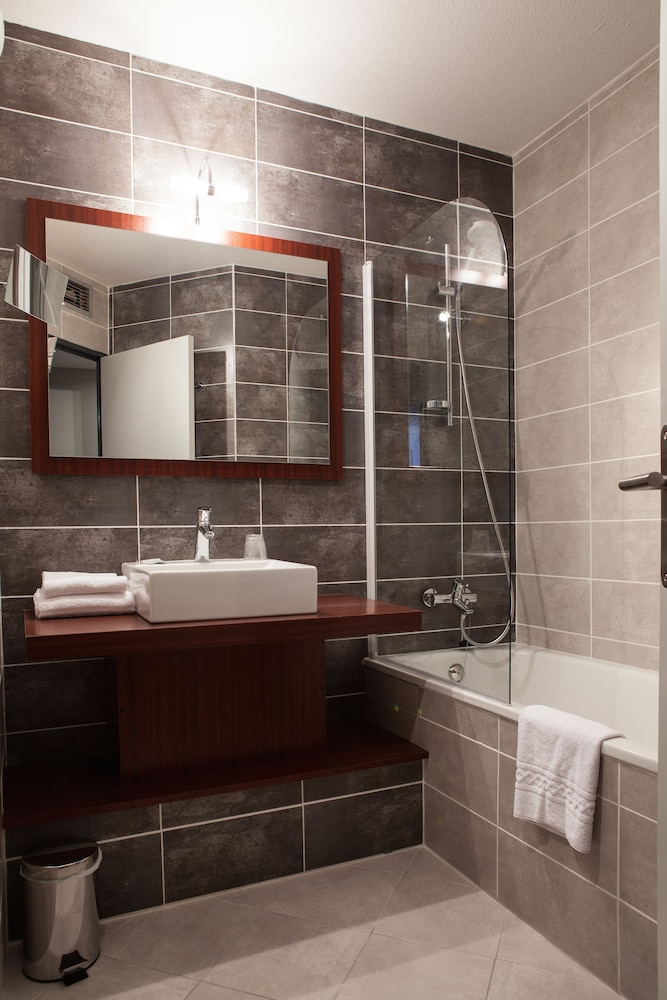Hotel the Originals Montpellier Sud the Mas de Grille 47/48