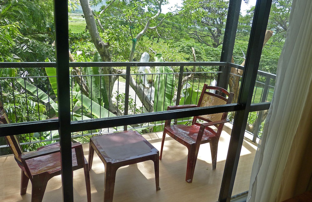 The Rain Tree Hotel 27/38