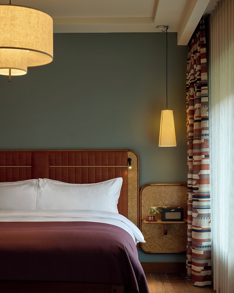 Sir, Suite, King Bed