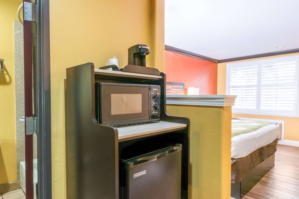 Quality Inn & Suites Sacramento in SACRAMENTO - CA