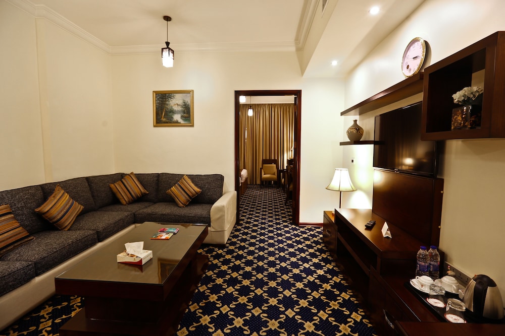 Al Thuraya Hotel 28/35