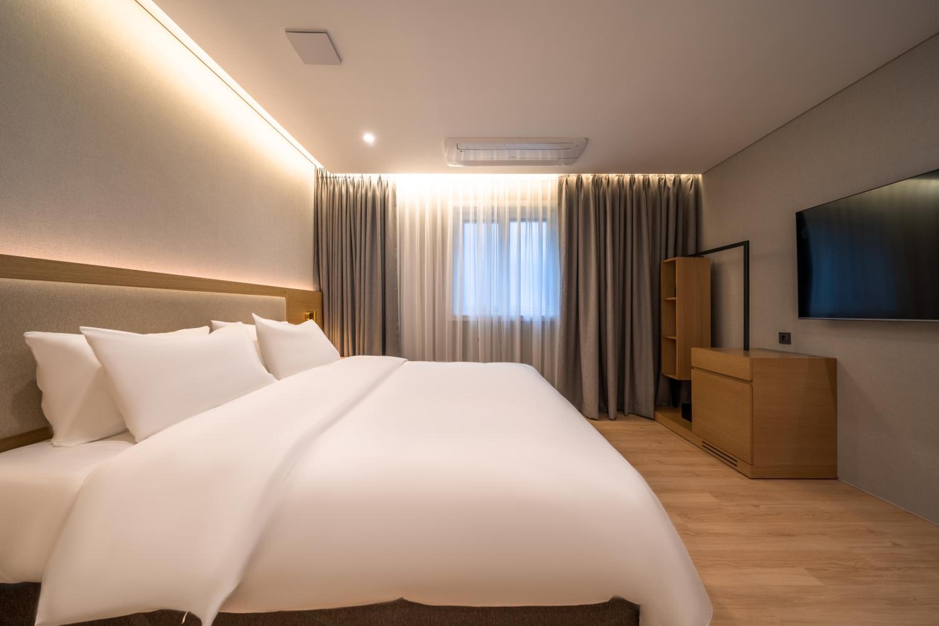 غرفة قياسية بسرير مزدوج، Comfort inn Yeouido 5/9