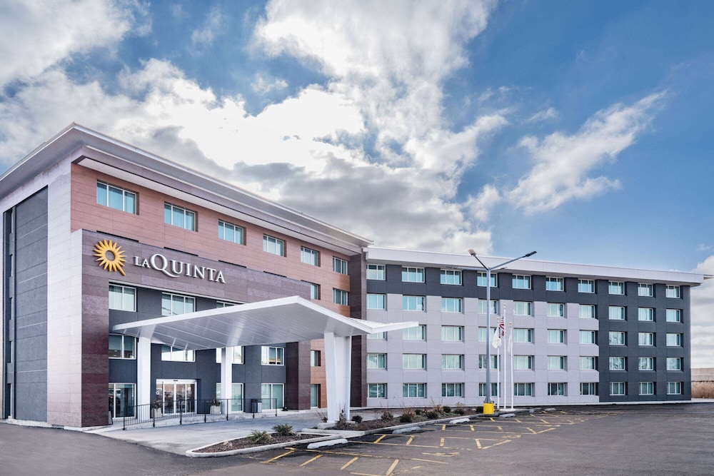 La Quinta by Wyndham Chicago O'Hare Airport 28/30