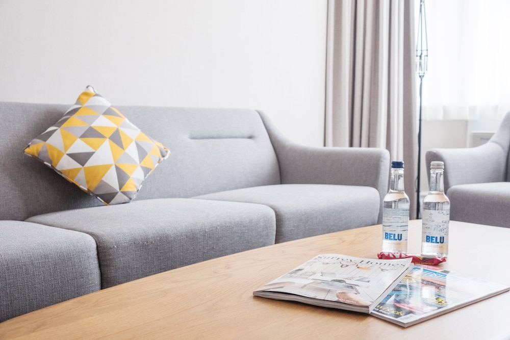Holiday Inn Farnborough by IHG 51/74