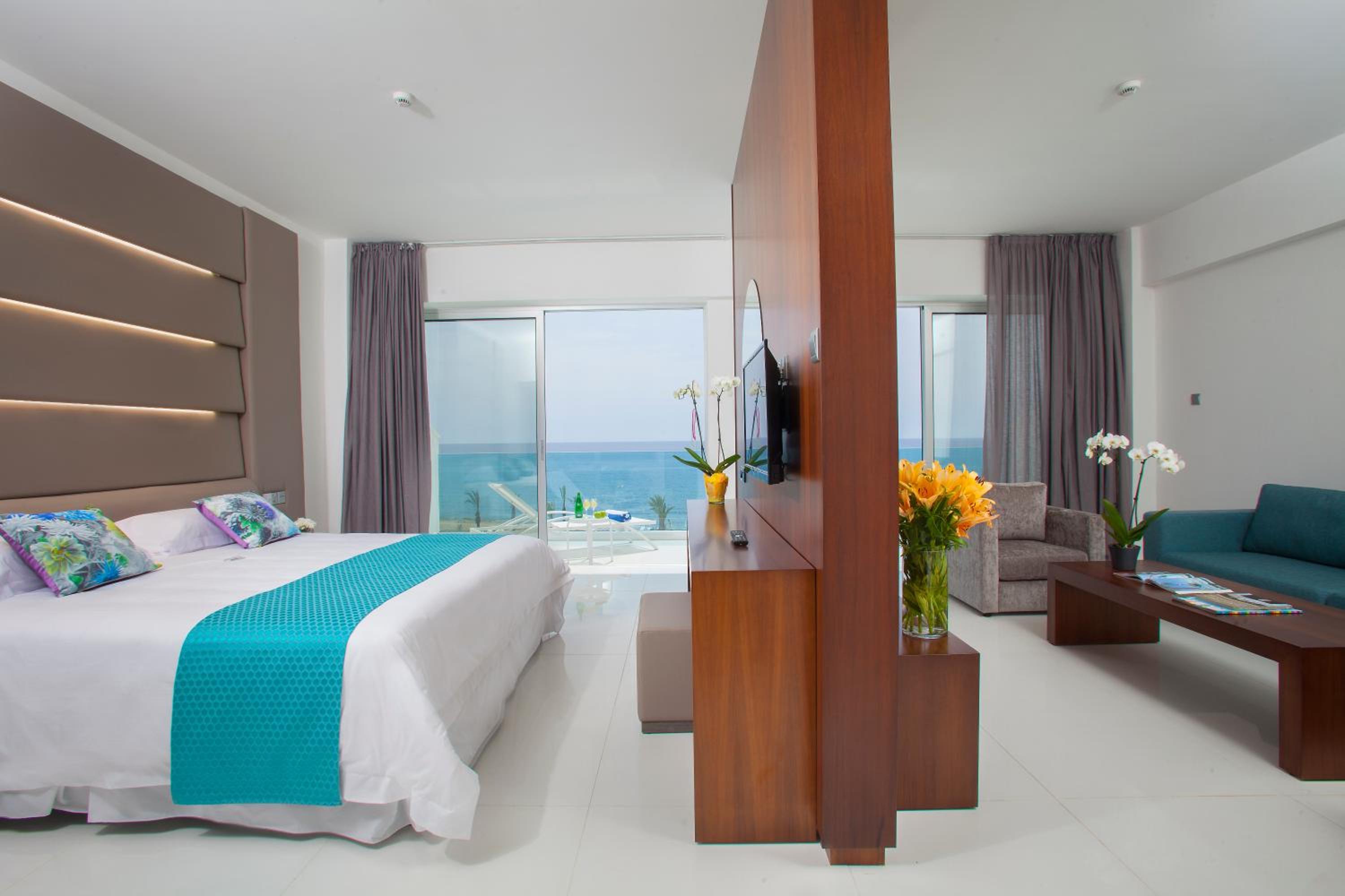 Suite, King Bed, Sea Front, Terrace