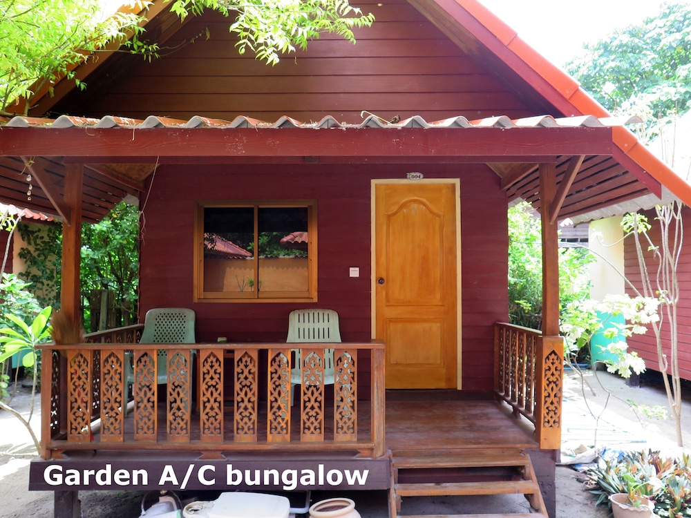 Coco Beach Bungalows 10/77