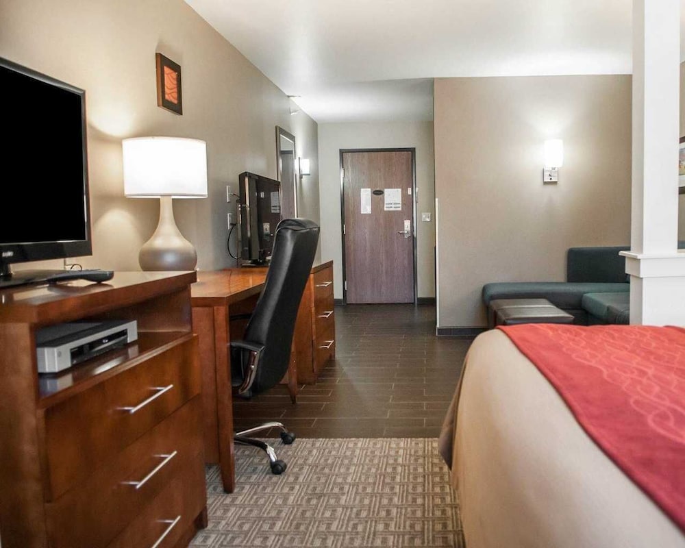 Comfort Inn Suites 34/75