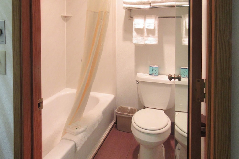 Quality Inn Klamath Falls - Crater Lake Gateway 19/41
