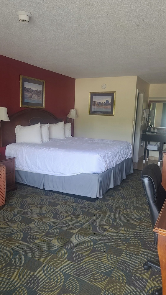 Days Inn by Wyndham Newton MS/I-20 6/23