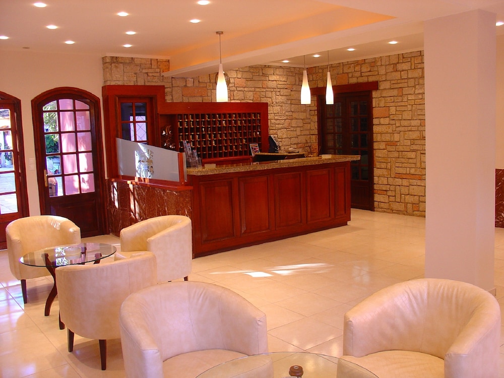 Oasis Hotel 7/50