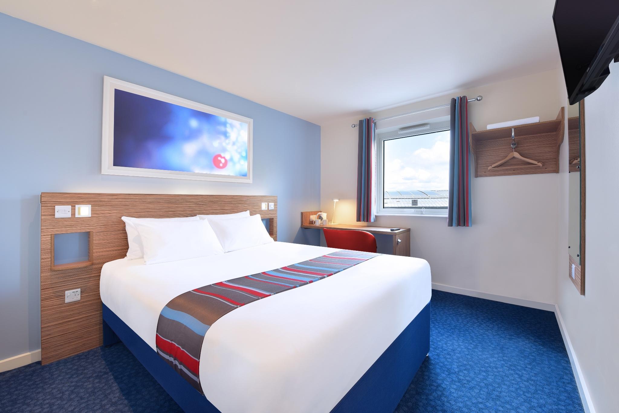 ROOM, DOUBLE BED