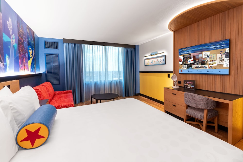 STANDARD, KING BED, WITH VIEW, SOFA