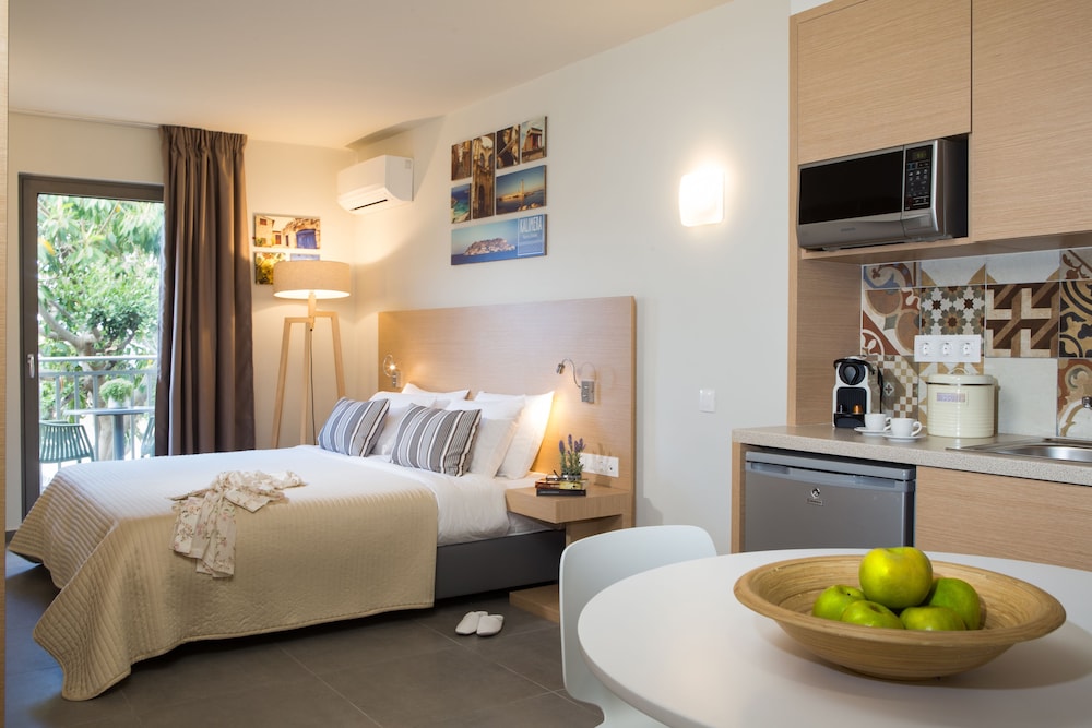 Sundance Apartments And Suites Time To Smile 32/62