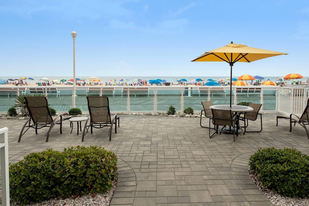 Courtyard Ocean City Oceanfront 23/25