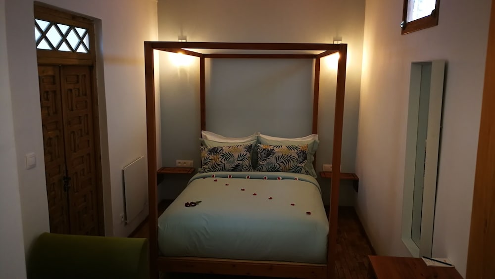 CLASSIC, DOUBLE BED