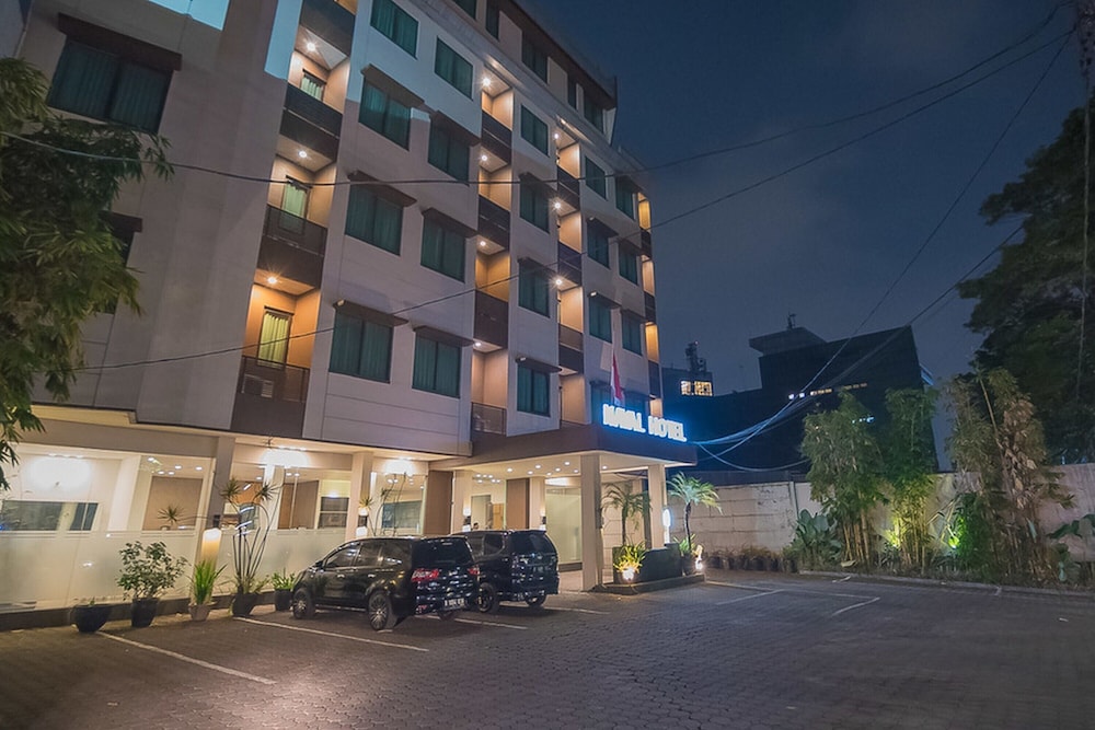 RedDoorz Premium near Paris Van Java Mall 2/26