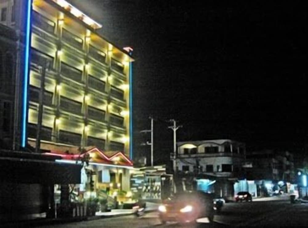 Riverfront Hotel Mukdahan 4/28