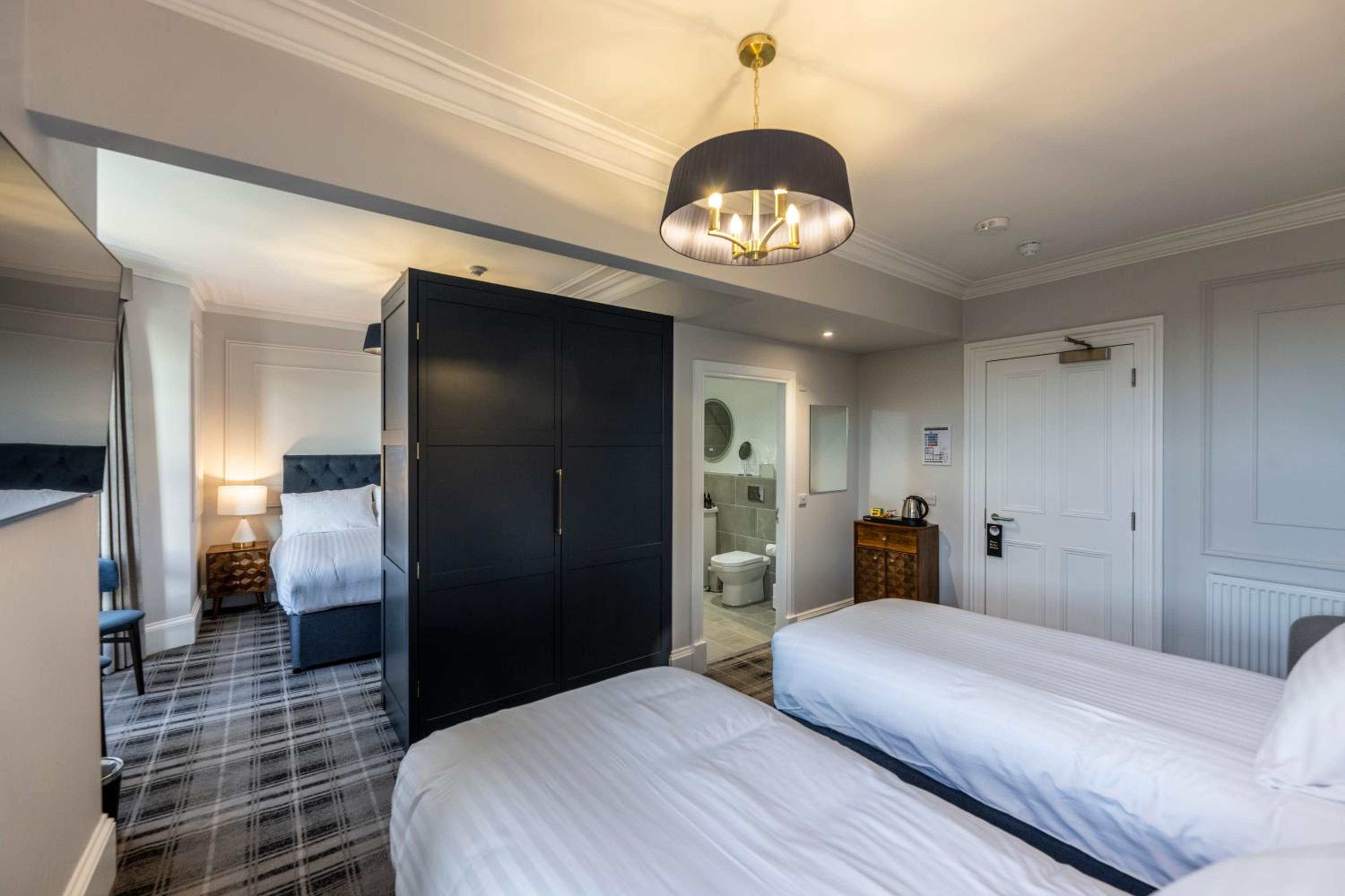 Udny Arms Hotel 7/33