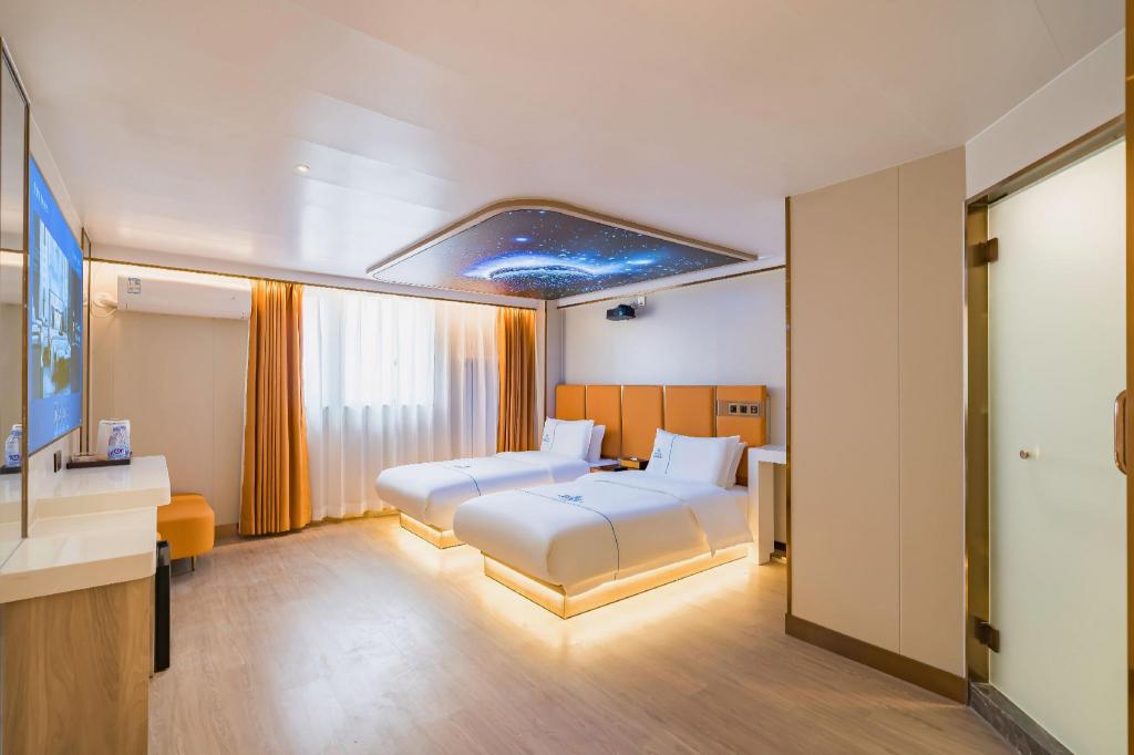 Dequan Luxury Hotel (Chaoyang High speed Railway Station Shilibao Subway Station Branch) 18/50