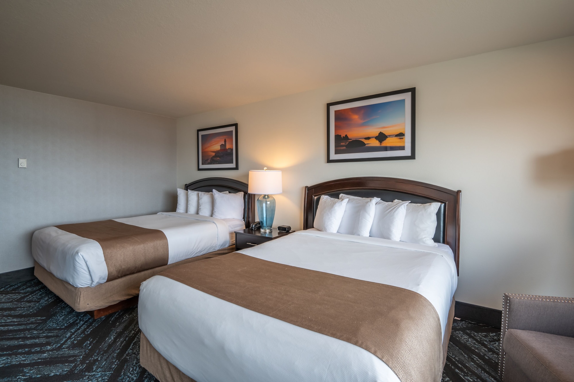 West, Standard, 2 Queen Beds