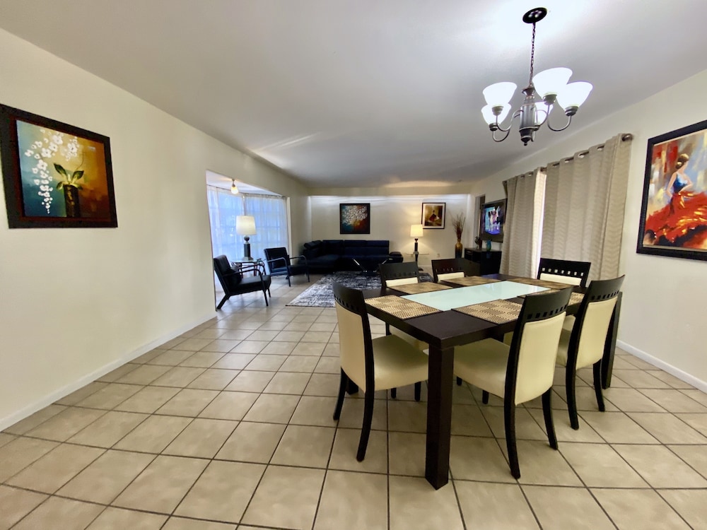 Villa Marco Island 32/50