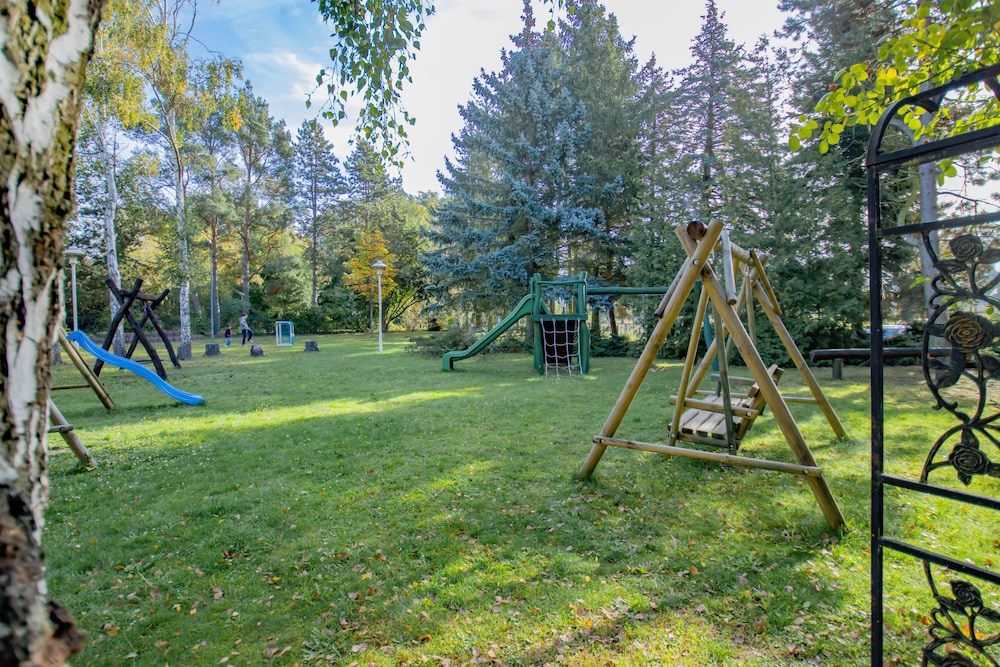 Waldhotel Roggosen 48/69