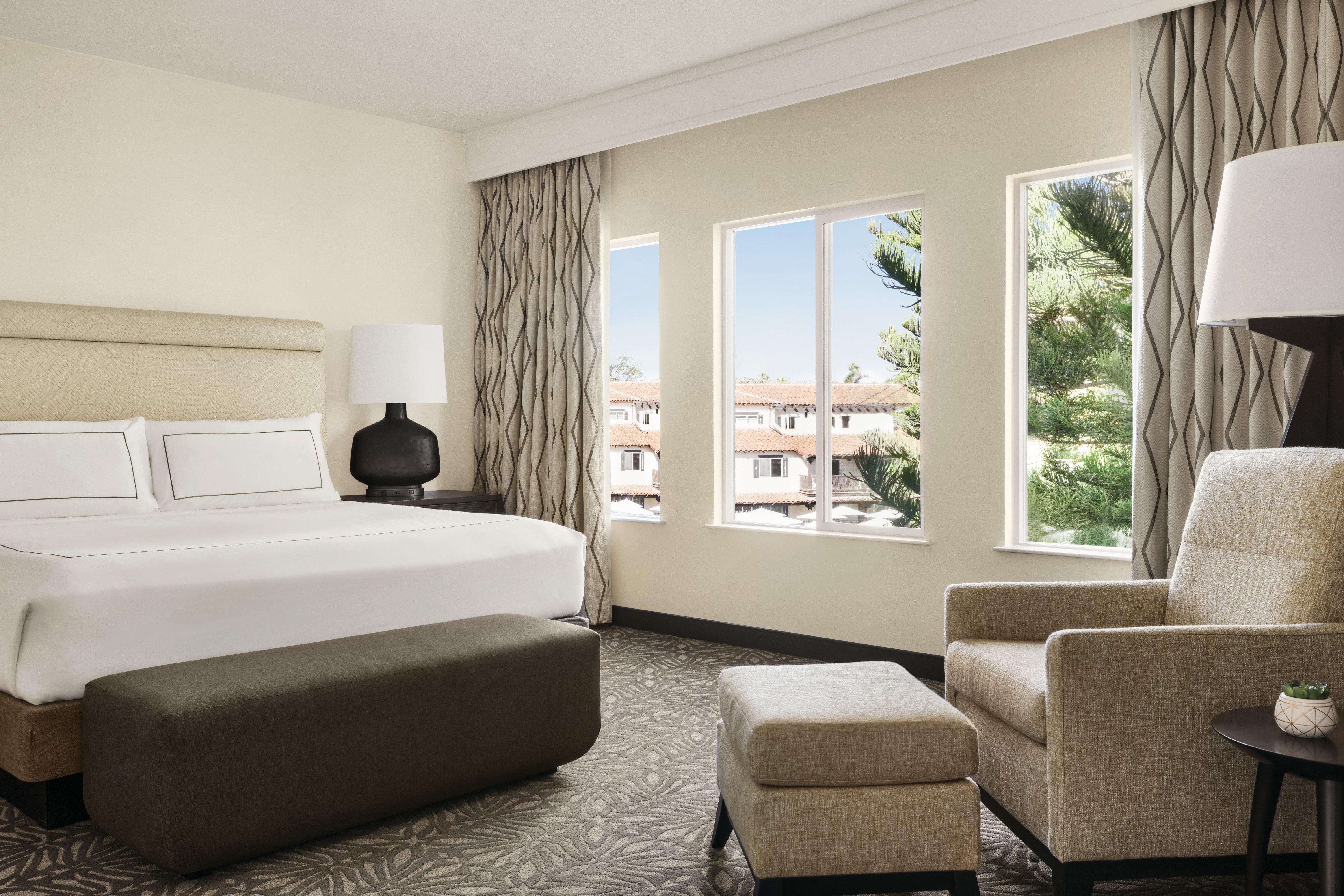 Presidential, Suite, King Bed, 2 Queen Beds, Pool View