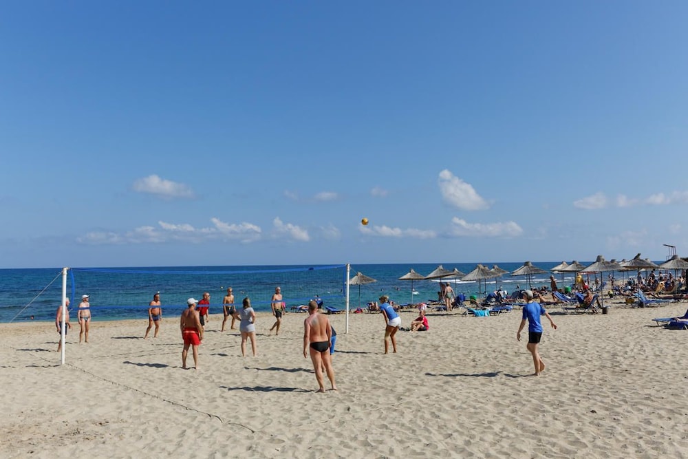 Anissa Beach and Village Hotel 78/80
