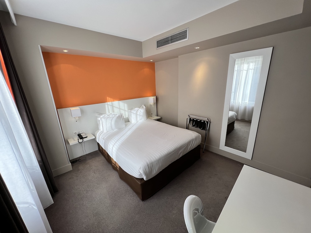 Holiday Inn Paris Auteuil 13/45