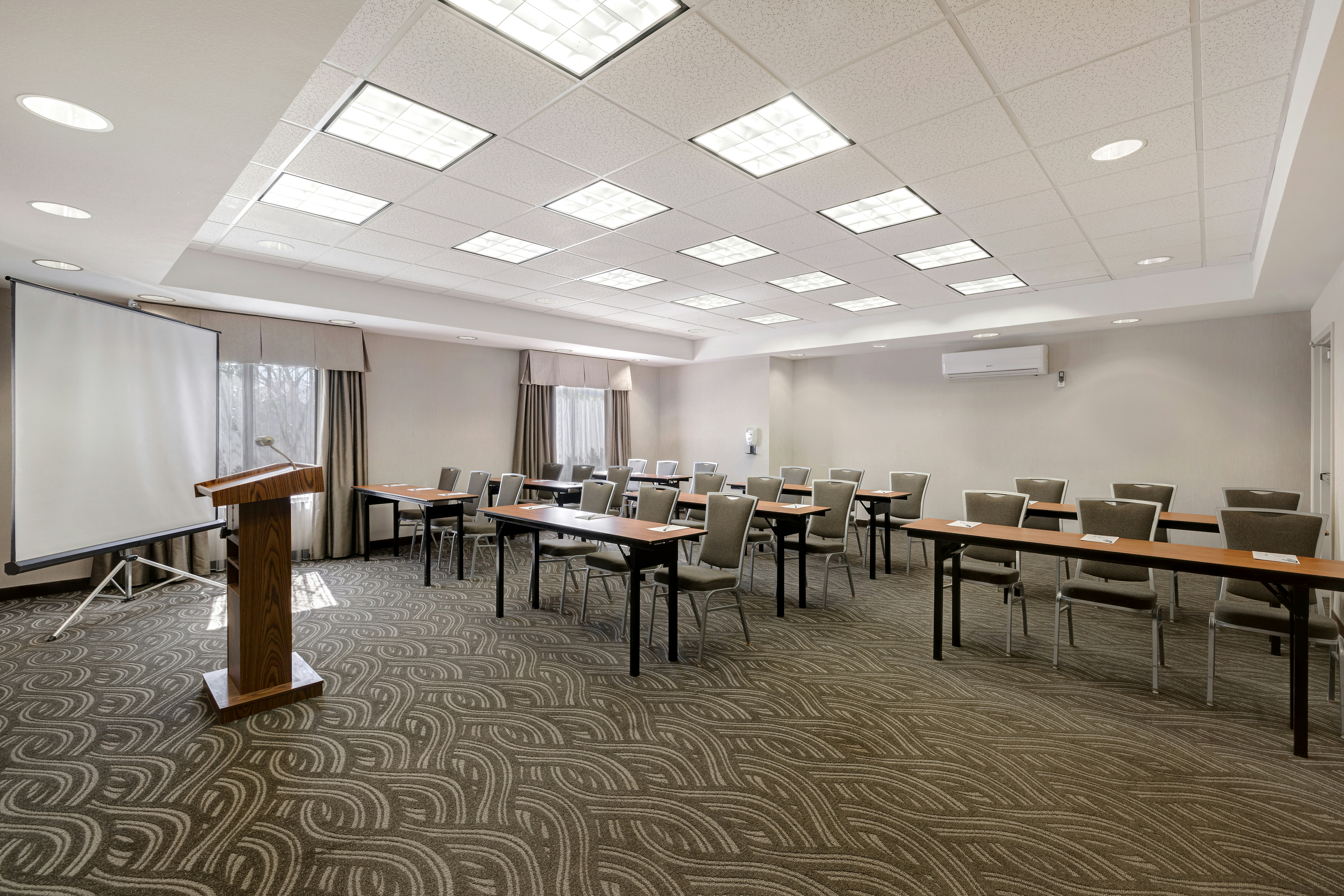 Hampton Inn And Suites Tulare 52/60