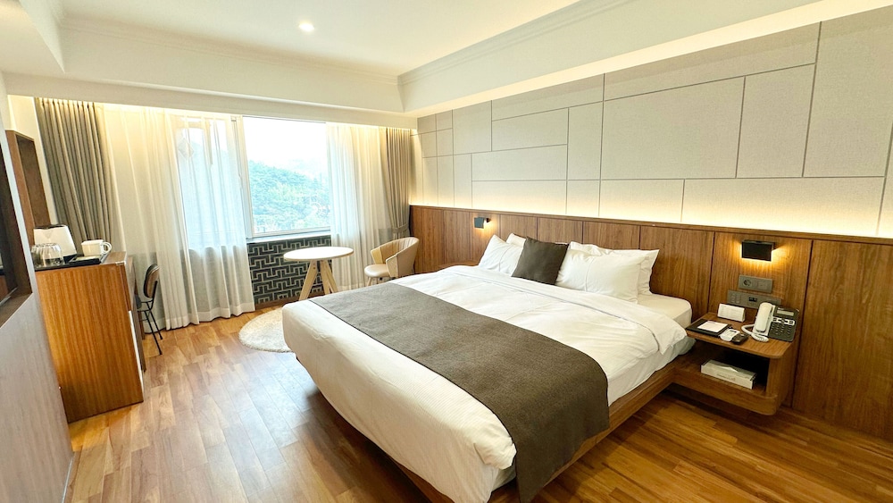 SUPERIOR, DOUBLE BED, MOUNTAIN VIEW