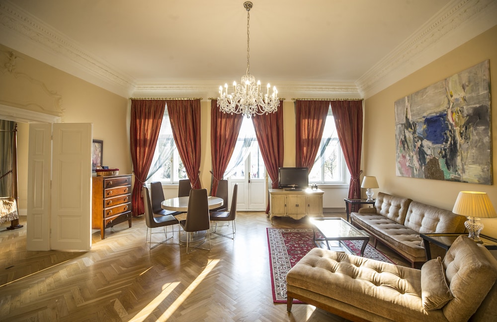 The Mozart Prague 44/72