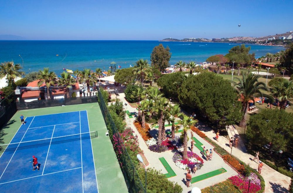 Batihan Beach Resort 46/76