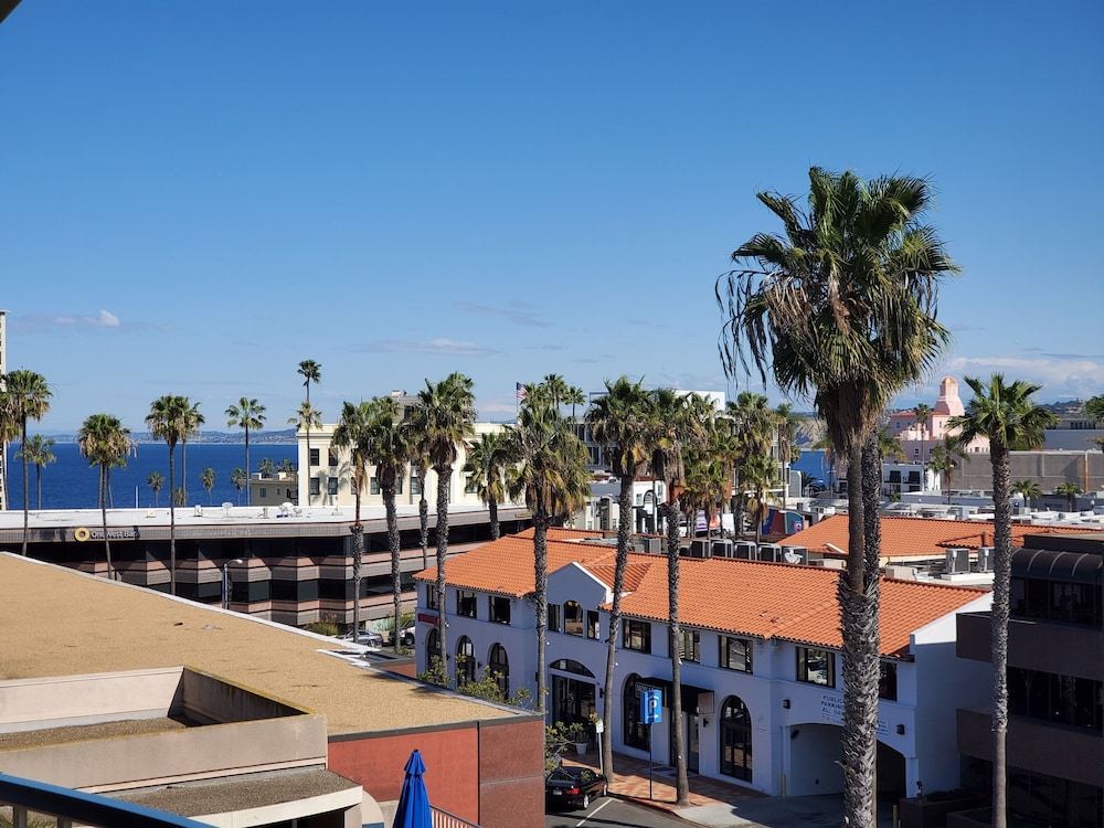 Inn By The Sea La Jolla 48/60