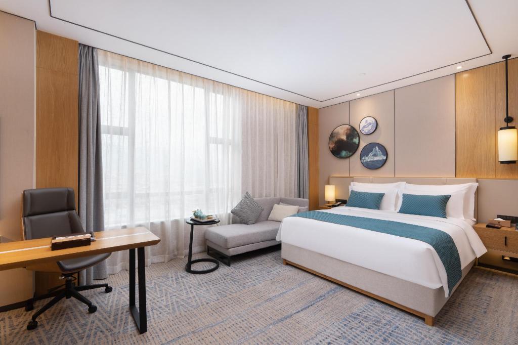Rezen Longuu Hotel (Zhaoqing Qixingyan scenic spot store) 4/48