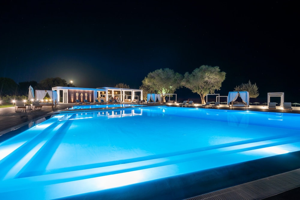 Kamari Plus Hotel 27/49