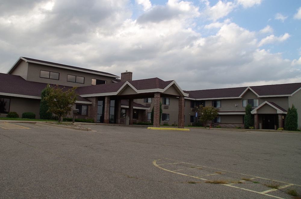 GrandStay Hotel & Suites - Madelia 51/58