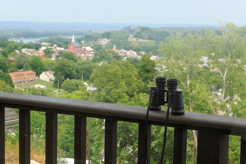 Hermann Hill Vineyard & Inn 45/51