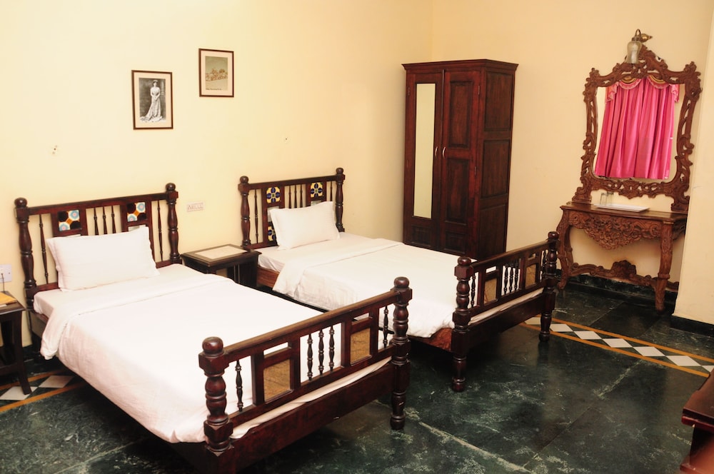 Hotel Sajjan Niwas 10/32