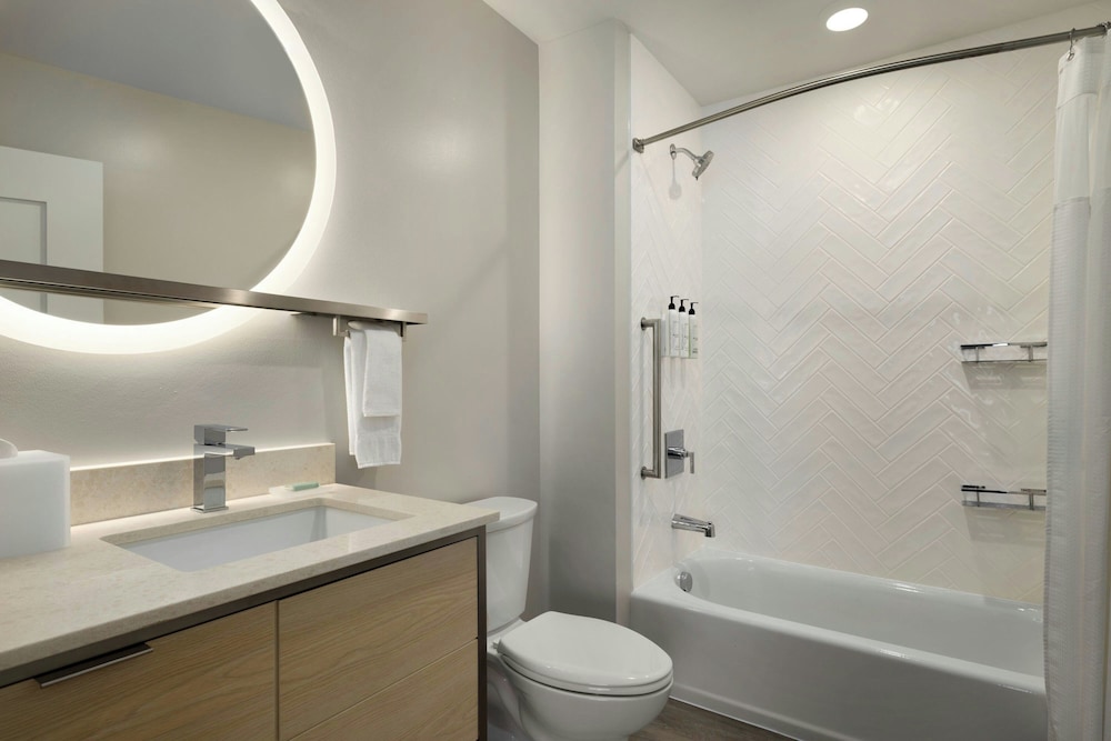Towneplace Suites By Marriott Duluth 28/31