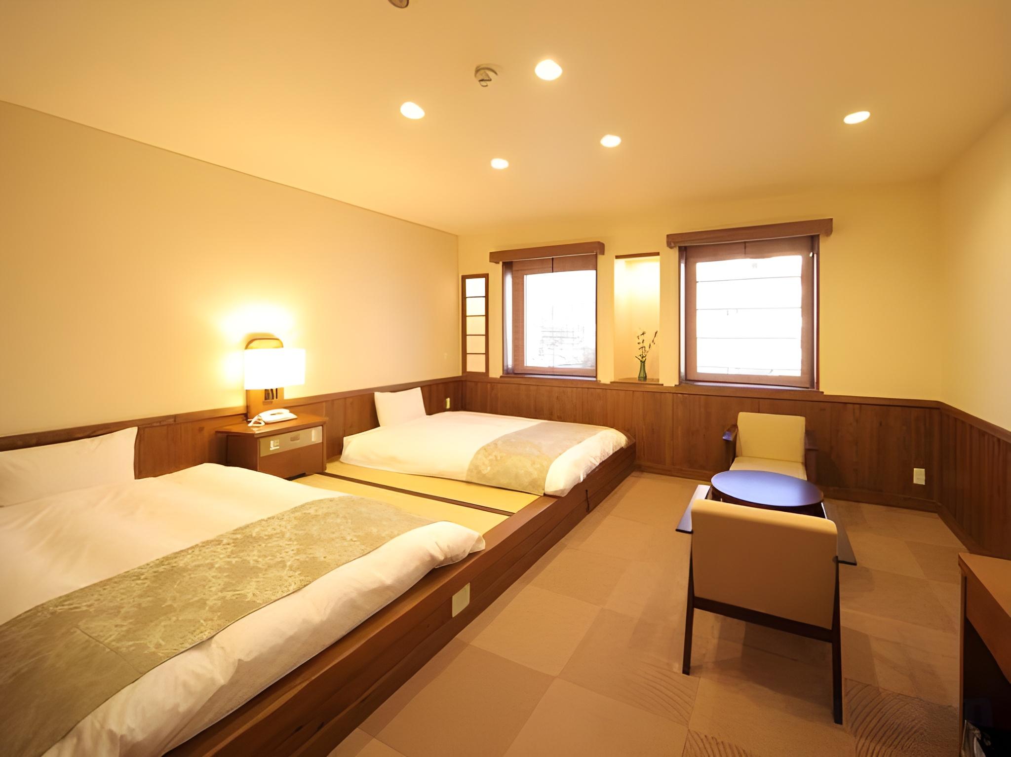 Superior, Futon Bed
