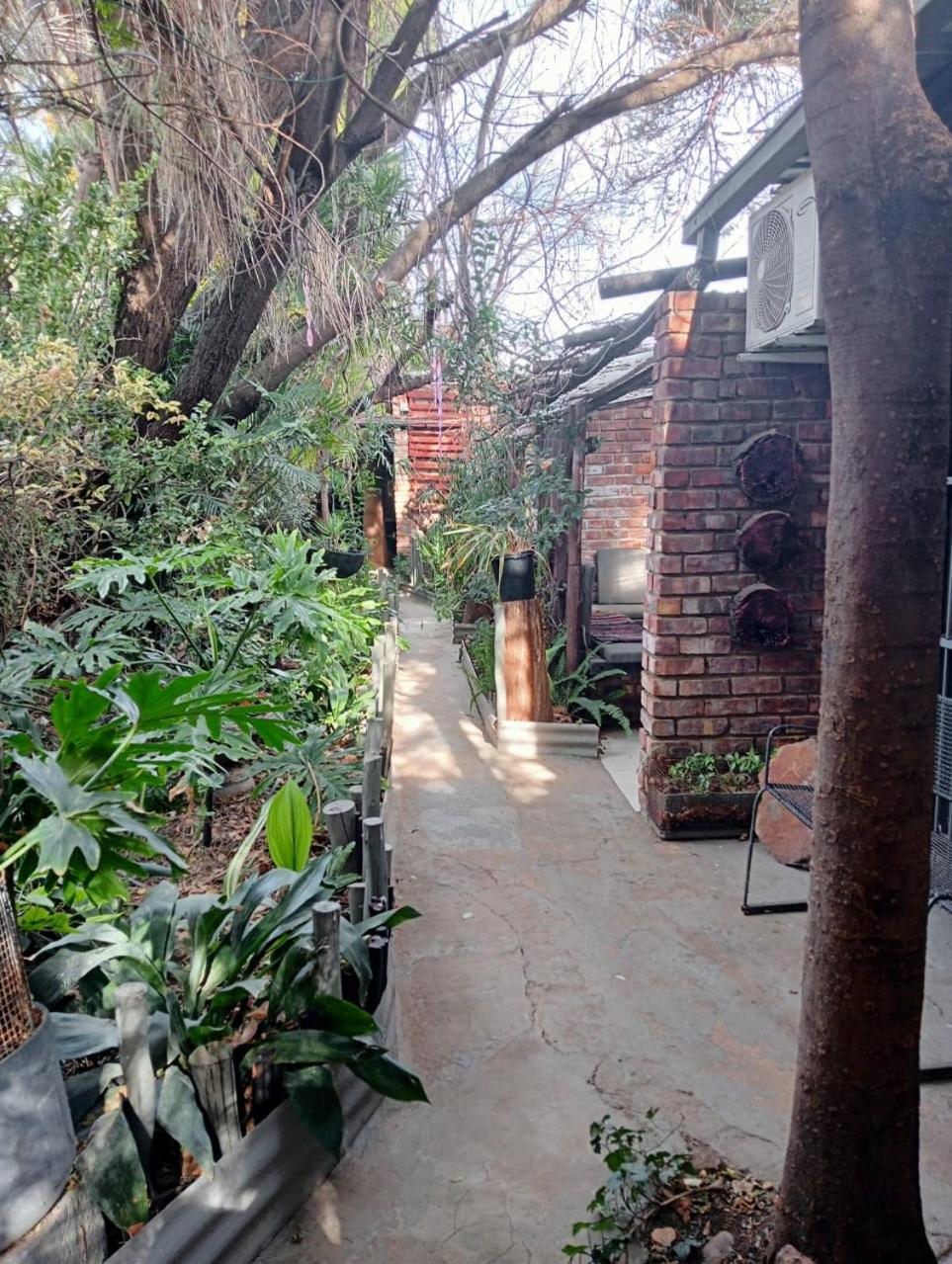 Charis Guesthouse 2/12